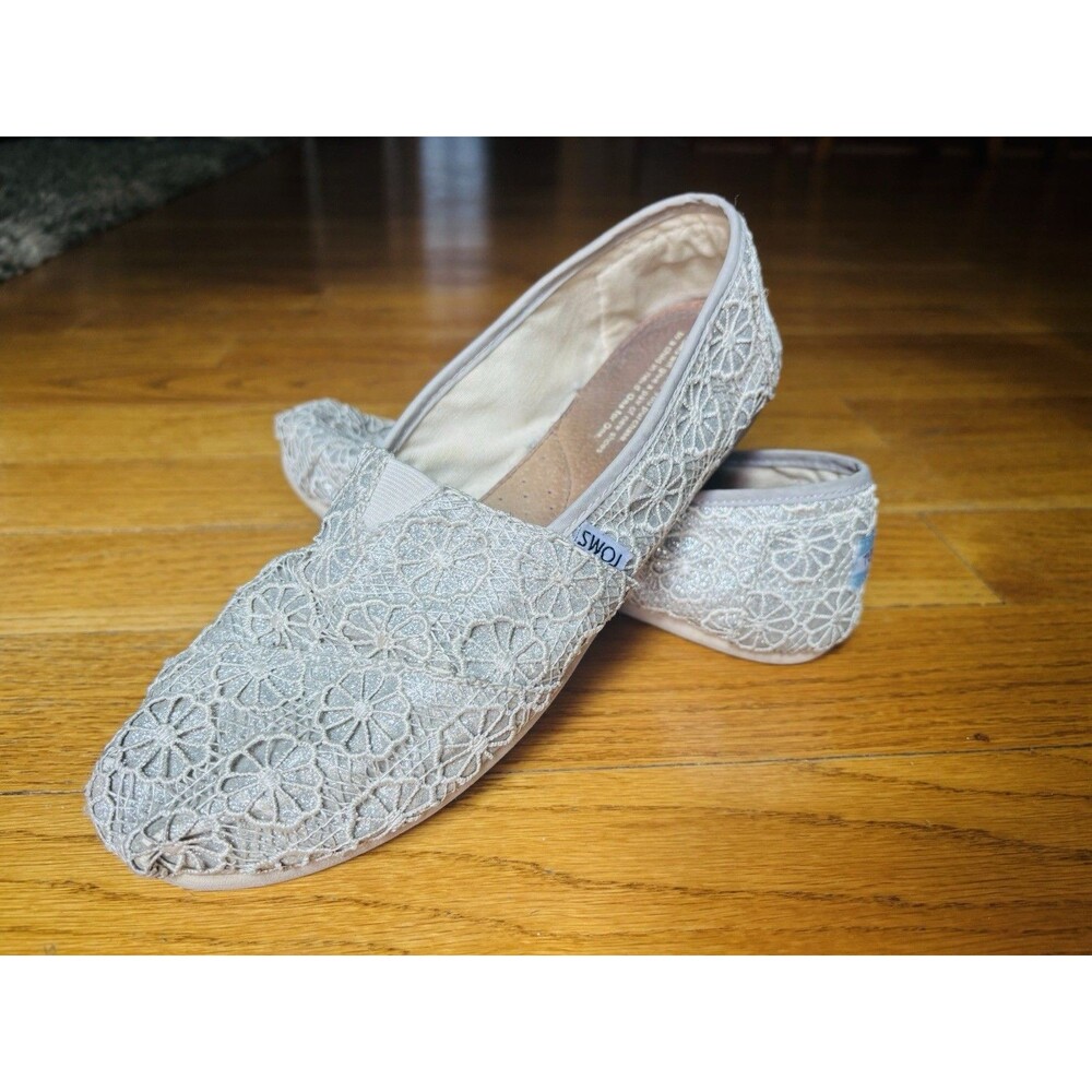 TOMS Women’s Classic Alpargata Shimmery Floral Lace Slip On Flats Beige W8
